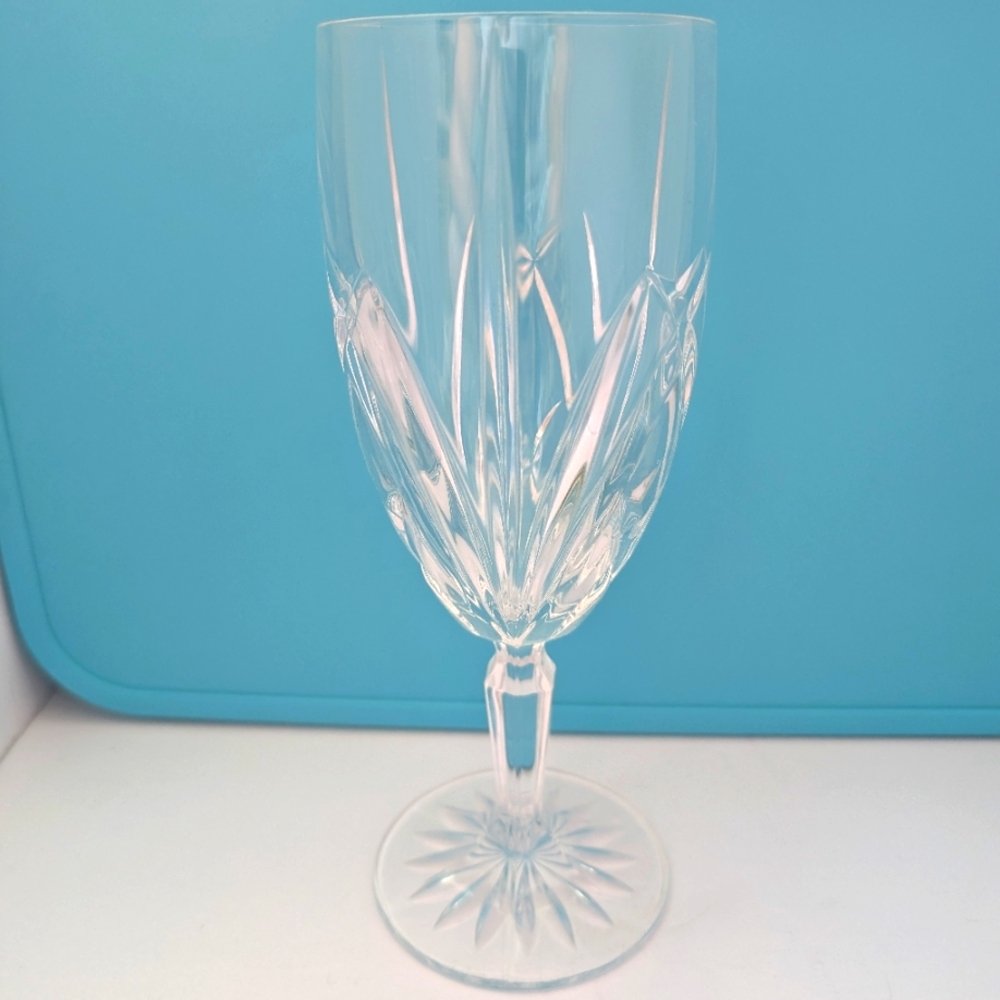 Waterford crystal water goblet "Brookside"